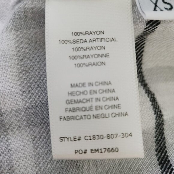 Cloth & Stone Flannel Shirt XS Gray Black‎ Plaid Button-Front Long Sleeve… - Picture 7 of 8